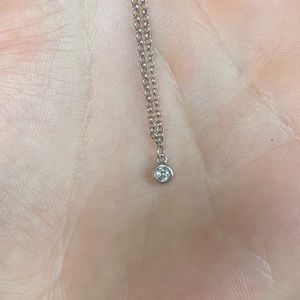 Mejuri:dainty silver necklace with white sapphire